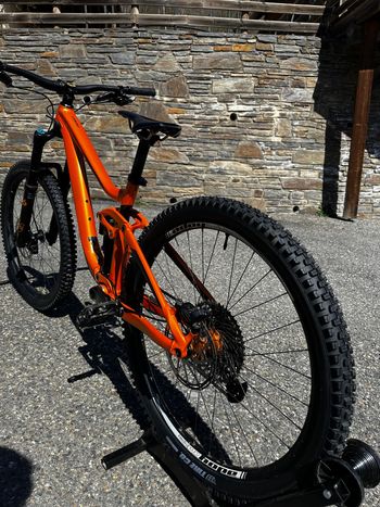 Used Giant Reign 1 2019 2019 Mountainbike — image 7 of 8