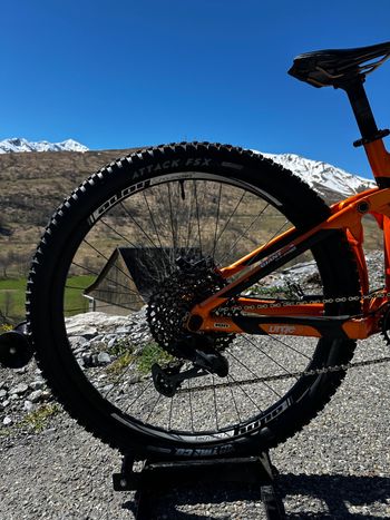 Used Giant Reign 1 2019 2019 Mountainbike — image 2 of 8