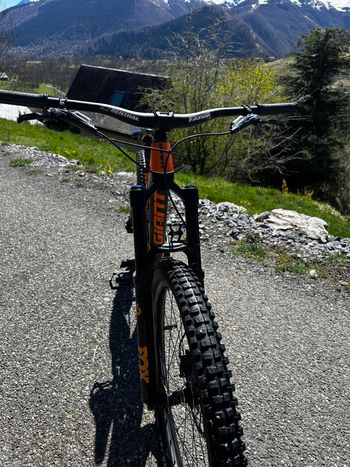 Used Giant Reign 1 2019 2019 Mountainbike — image 5 of 8