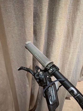 Used Canyon Sender CFR Mullet 2024 2024 Mountainbike, Green, Mixed — image 19 of 22