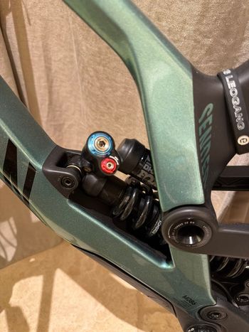 Used Canyon Sender CFR Mullet 2024 2024 Mountainbike, Green, Mixed — image 22 of 22