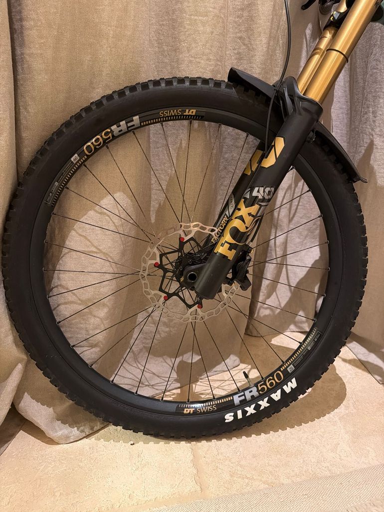 Used Canyon Sender CFR Mullet 2024 2024 Mountainbike, Green, Mixed — image 4 of 22