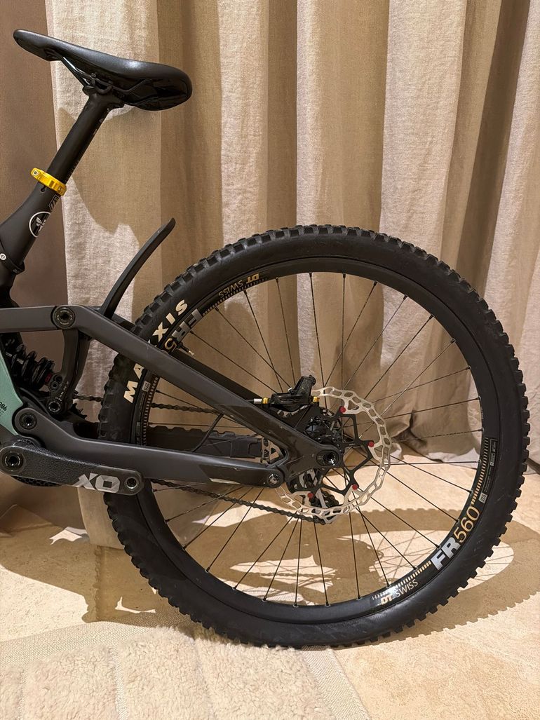 Used Canyon Sender CFR Mullet 2024 2024 Mountainbike, Green, Mixed — image 5 of 22