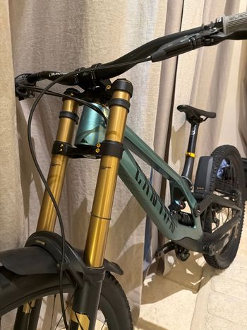 Used Canyon Sender CFR Mullet 2024 2024 Mountainbike, Green, Mixed — image 3 of 22