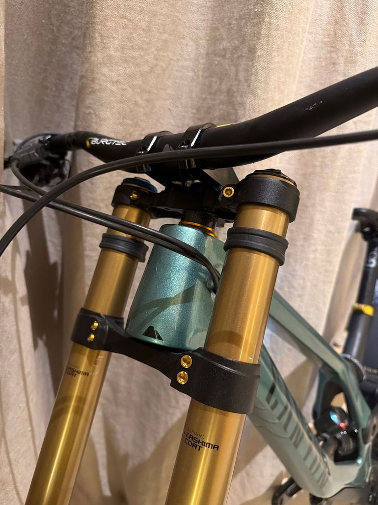 Used Canyon Sender CFR Mullet 2024 2024 Mountainbike, Green, Mixed — image 21 of 22