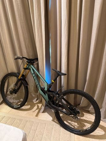 Used Canyon Sender CFR Mullet 2024 2024 Mountainbike, Green, Mixed — image 13 of 22