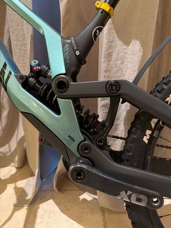 Used Canyon Sender CFR Mullet 2024 2024 Mountainbike, Green, Mixed — image 6 of 22