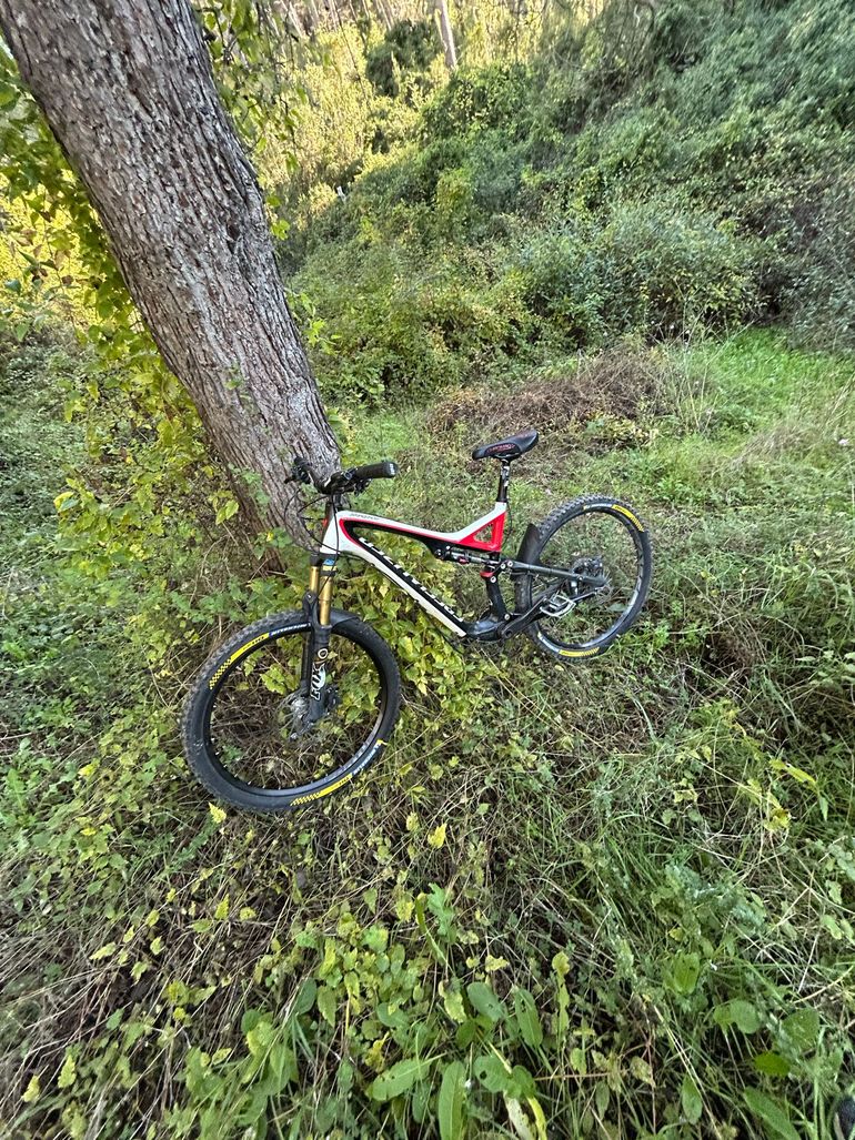 Used Specialized Stumpjumper SRAM NX 2012 Mountainbike, Red — image 3 of 10