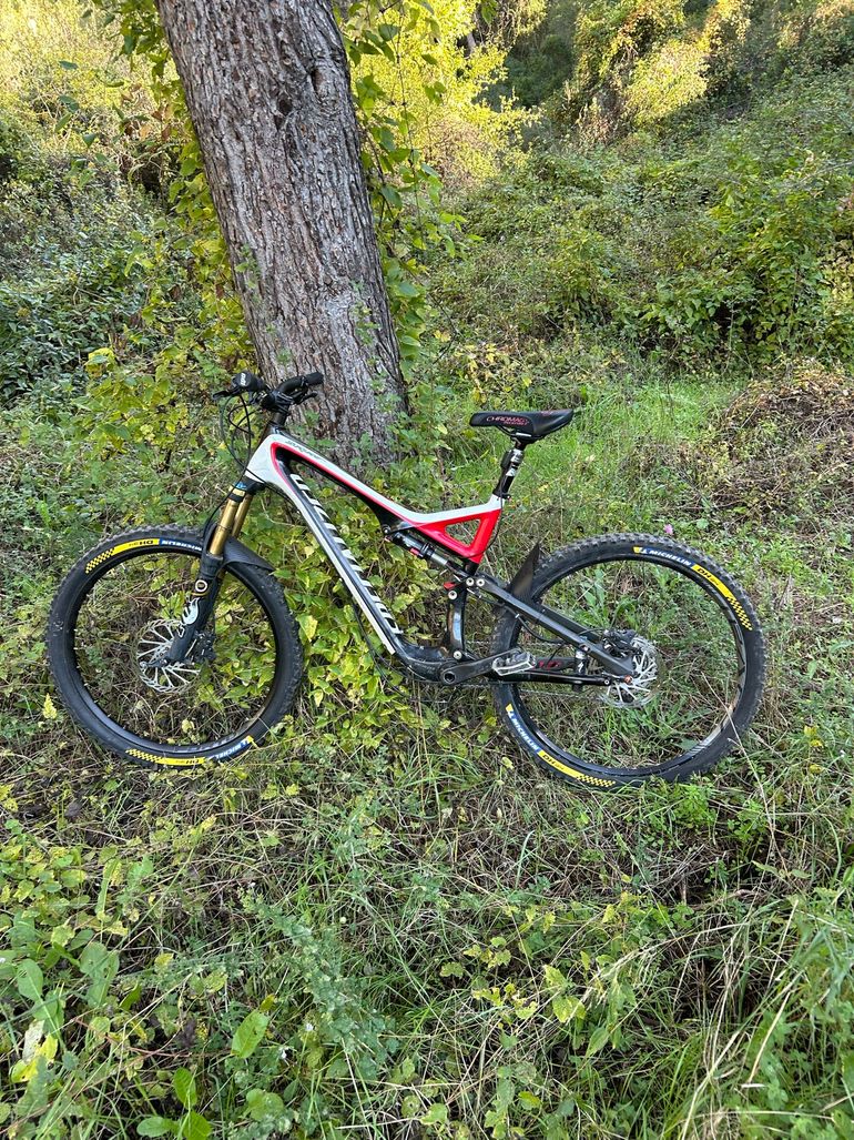 Used Specialized Stumpjumper SRAM NX 2012 Mountainbike, Red — image 1 of 10