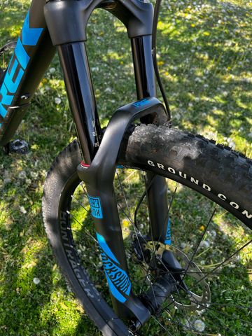 Gebrauchtes Trek Remedy 9.8 2017 2017 Mountainbike, Schwarz, 27.5 — Bild 7 von 11