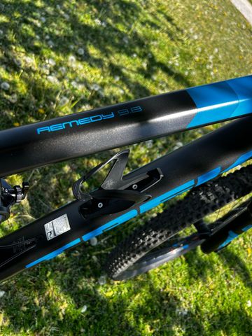 Gebrauchtes Trek Remedy 9.8 2017 2017 Mountainbike, Schwarz, 27.5 — Bild 3 von 11