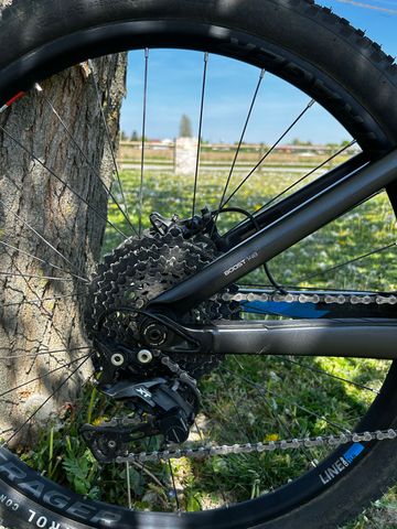 Gebrauchtes Trek Remedy 9.8 2017 2017 Mountainbike, Schwarz, 27.5 — Bild 6 von 11