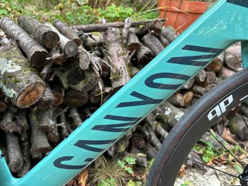 Canyon Aeroad CF SLX 7 eTap 2023 2023 Road & Gravel usato, Verde — immagine 3 di 19