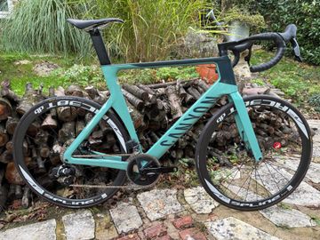 Canyon Aeroad CF SLX 7 eTap 2023 2023 Road & Gravel usato, Verde — immagine 1 di 19
