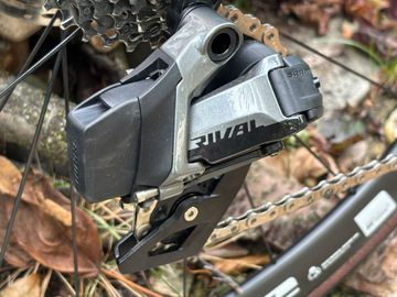 Canyon Aeroad CF SLX 7 eTap 2023 2023 Road & Gravel usato, Verde — immagine 6 di 19