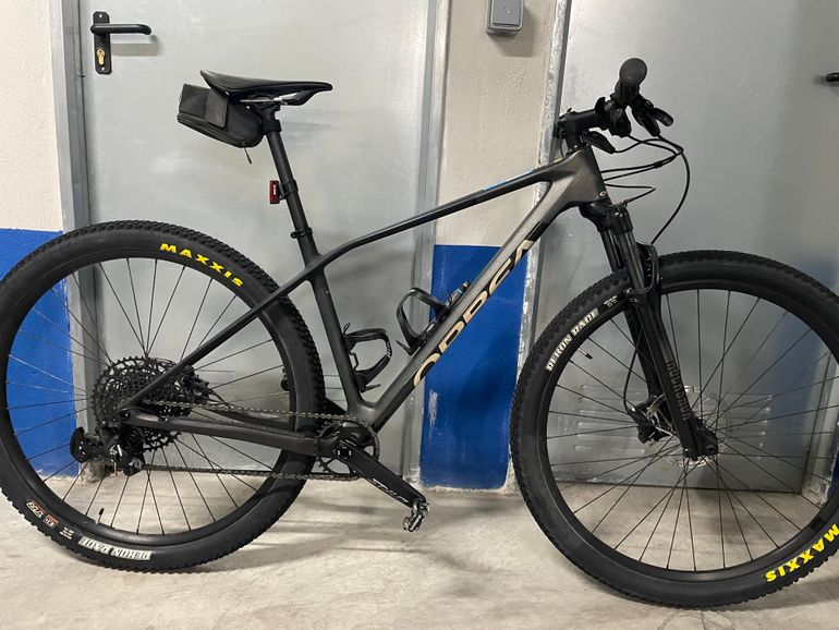 Used Orbea ALMA M50 2025 2025 Mountainbike, Negro — image 1 of 3