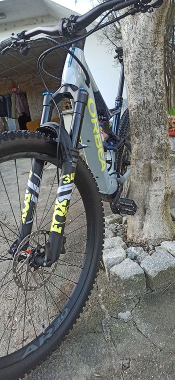 Used Orbea RISE H20 2024 2024 Mountainbike, Light Gray, 29 — image 4 of 8