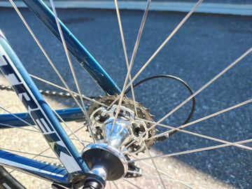 Used Trek Madone 6.9 2010 2010 Road & Gravel, White — image 12 of 14