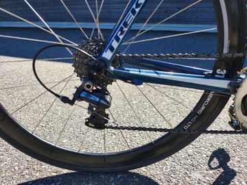 Used Trek Madone 6.9 2010 2010 Road & Gravel, White — image 5 of 14