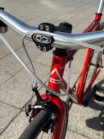 Tweedehands Fuji Track 2020 2020 Road & Gravel — afbeelding 11 van 28