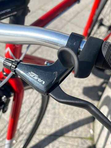 Tweedehands Fuji Track 2020 2020 Road & Gravel — afbeelding 12 van 28