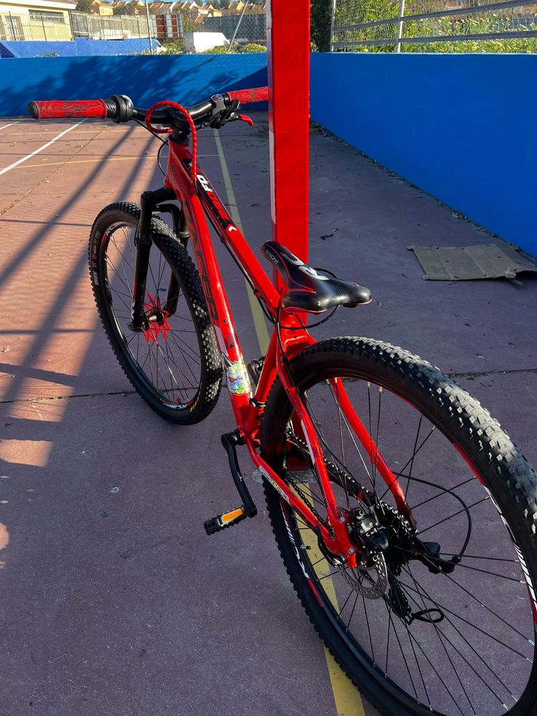 Used Racer Racer Custom Shimano Tourney 2023 Mountainbike — image 2 of 4