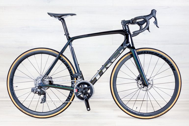 Used Trek Emonda SL6 2023 Road & Gravel, Light Gray — image 1 of 17