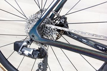 Used Trek Emonda SL6 2023 Road & Gravel, Light Gray — image 8 of 17