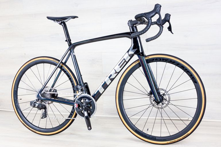 Used Trek Emonda SL6 2023 Road & Gravel, Light Gray — image 5 of 17