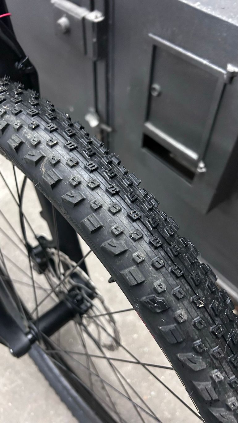 Used Trek E-Caliber 9.6 2022 2022 Mountainbike — image 10 of 21