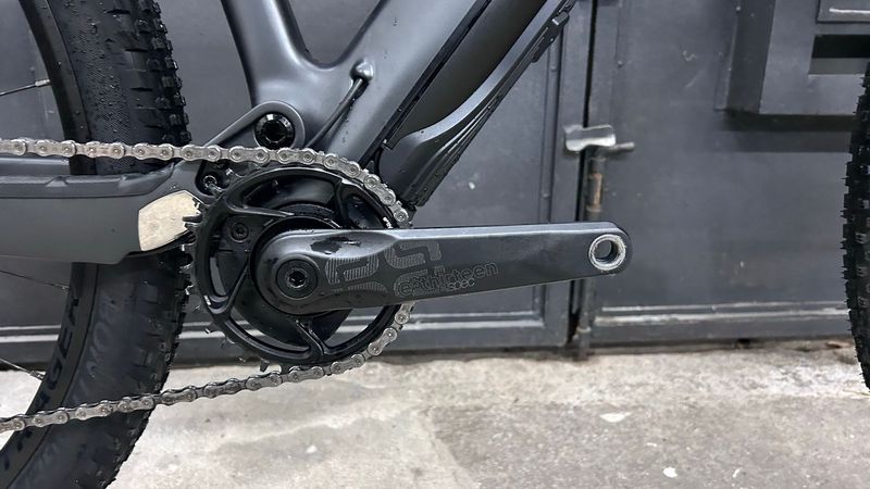 Trek E-Caliber 9.6 2022 2022 Mountainbike usato, Nero — immagine 4 di 21