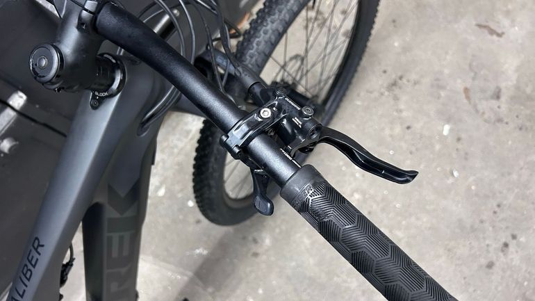 Used Trek E-Caliber 9.6 2022 2022 Mountainbike — image 8 of 21