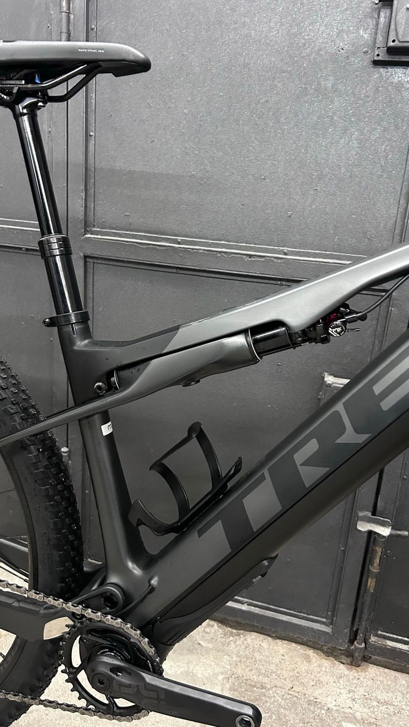 Trek E-Caliber 9.6 2022 2022 Mountainbike usato, Nero — immagine 5 di 21