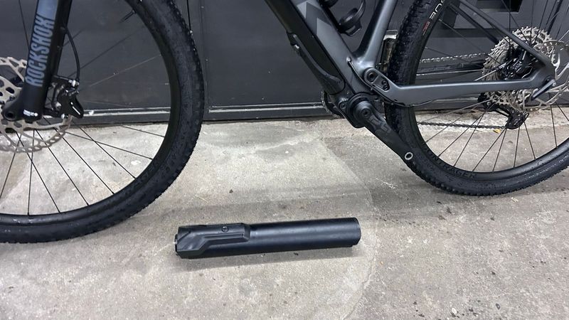 Trek E-Caliber 9.6 2022 2022 Mountainbike usato, Nero — immagine 21 di 21