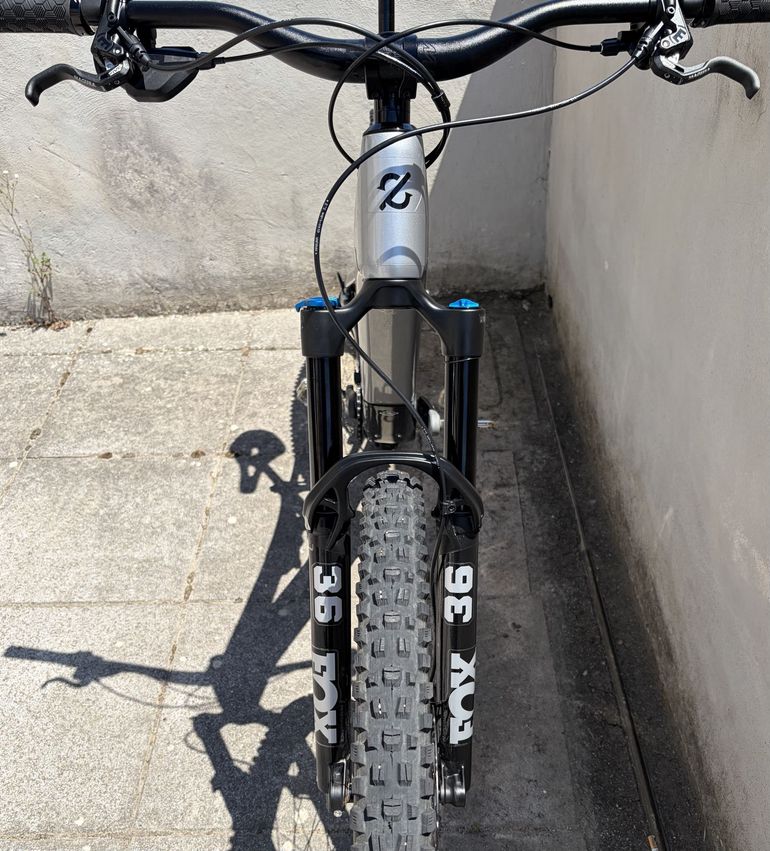Used Amflow PL Carbon (800Wh) 2025 2025 Mountainbike, Light Gray, 29 — image 8 of 11