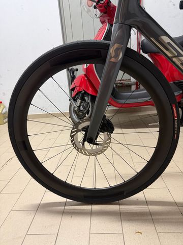 Tweedehands Scott Addict 20 2023 2023 Road & Gravel — afbeelding 15 van 19