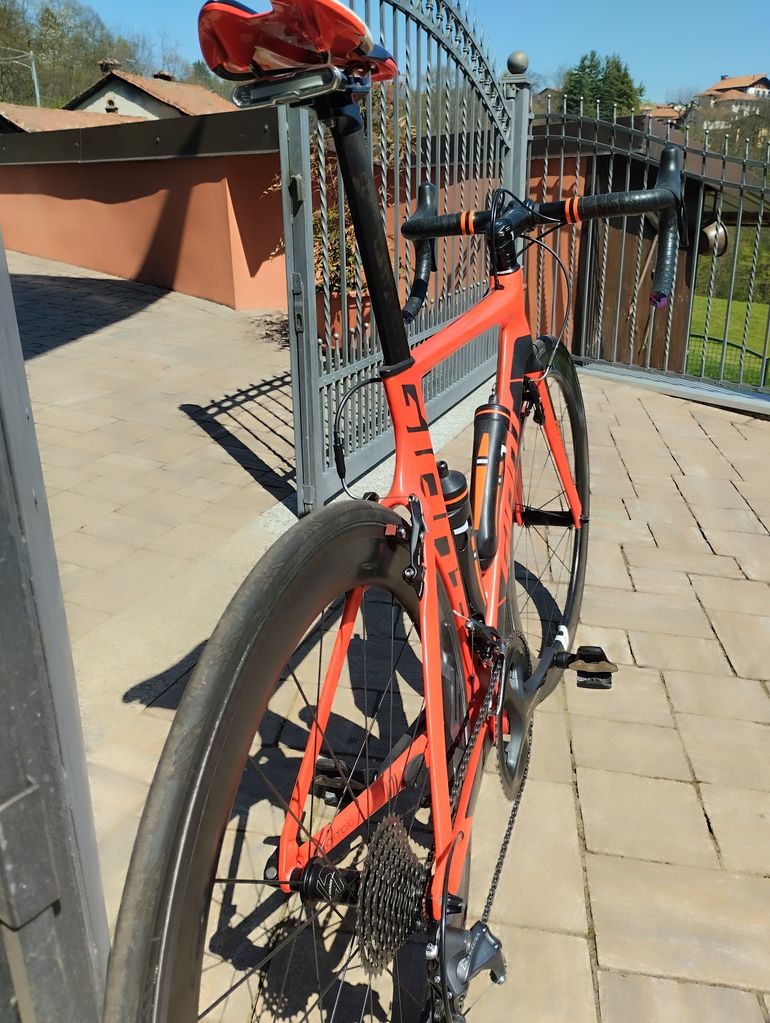 Used Giant Propel Advanced 1 2017 2017 Road & Gravel, Red — image 1 of 7