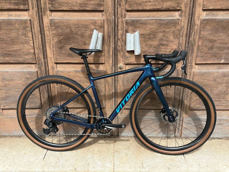 Used Vitoria Vitoria Custom SRAM Rival eTap AXS 2024 Road & Gravel — image 8 of 9