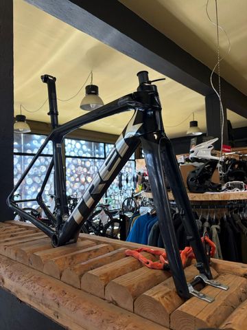 Używany Trek Émonda SLR 7 2022 Frameset 2022 Road & Gravel — zdjęcie 2 z 16