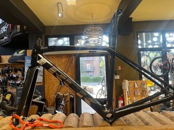 Używany Trek Émonda SLR 7 2022 Frameset 2022 Road & Gravel — zdjęcie 9 z 16