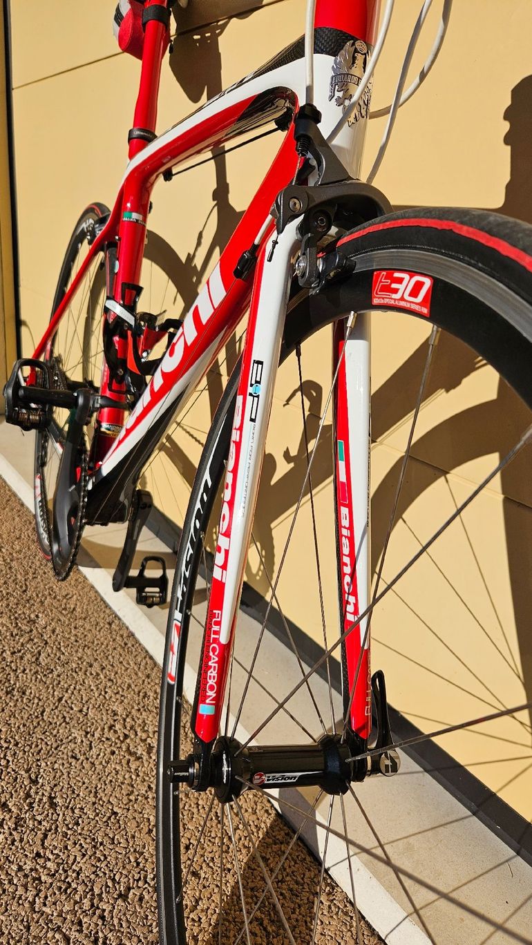 Used Bianchi Sempre Pro Ultegra 2014 2014 Road & Gravel, Red — image 2 of 8