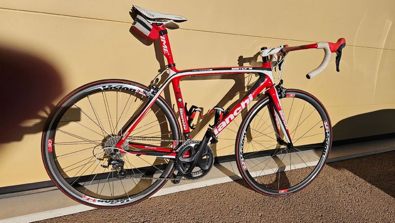 Used Bianchi Sempre Pro Ultegra 2014 2014 Road & Gravel, Red — image 1 of 8