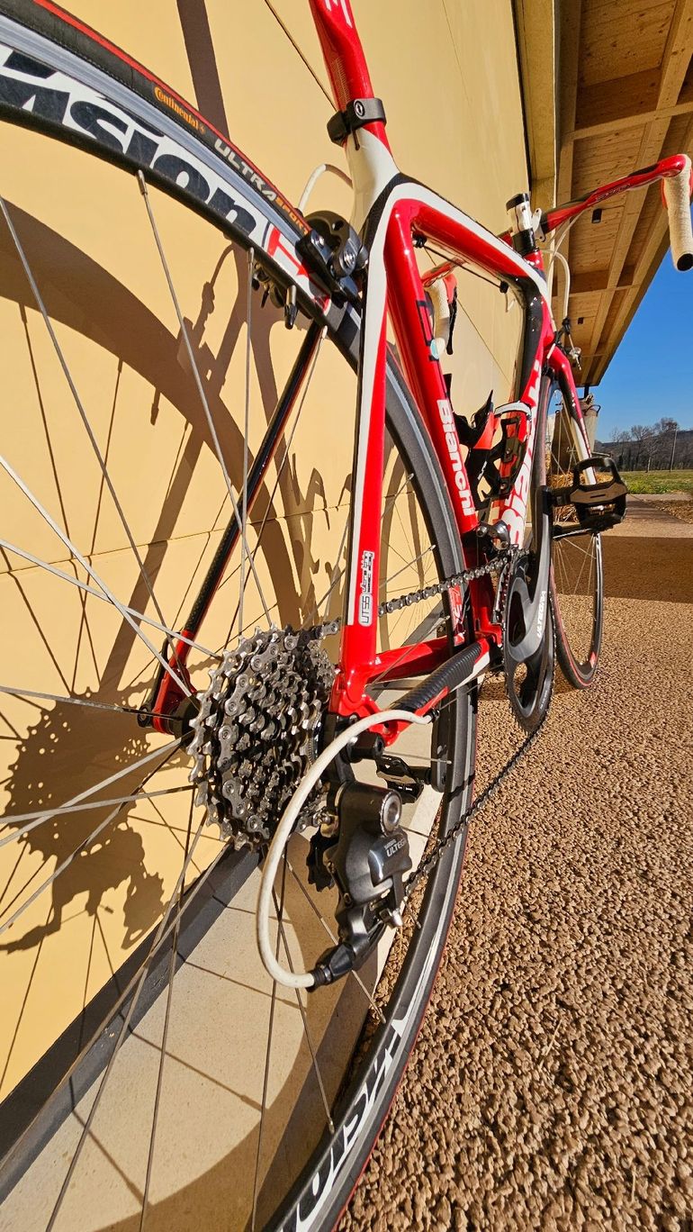Used Bianchi Sempre Pro Ultegra 2014 2014 Road & Gravel, Red — image 5 of 8