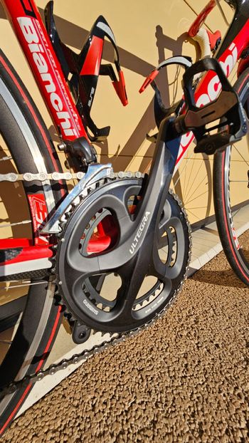 Used Bianchi Sempre Pro Ultegra 2014 2014 Road & Gravel, Red — image 3 of 8