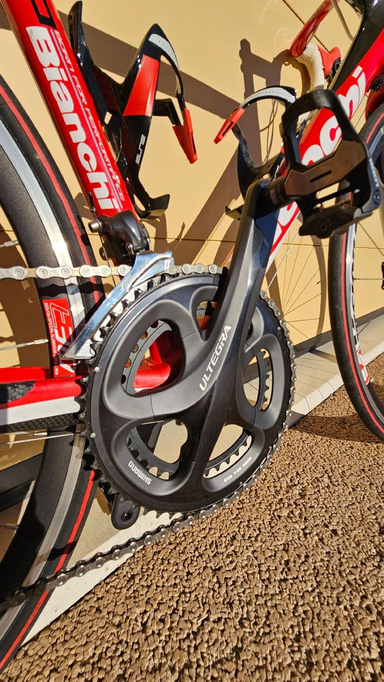 Used Bianchi Sempre Pro Ultegra 2014 2014 Road & Gravel, Red — image 3 of 8