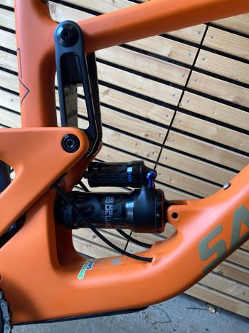 Used Santa Cruz HIGHTOWER XT / Carbon C / 29 2022 2022 Mountainbike, Orange, 29 — image 14 of 15