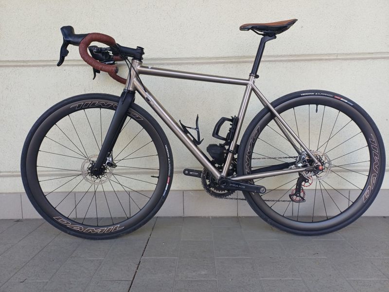 SERK Titanio 2024 Road & Gravel d'occasion