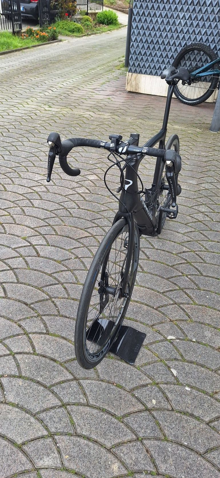 Used Pinarello Nytro E>Road 2021 Ultegra 2021 Road & Gravel, Schwarz — image 4 of 4