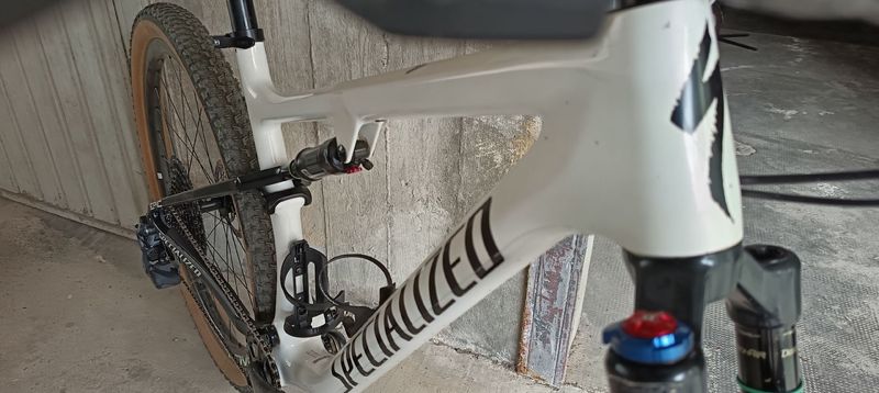 Used Specialized Epic Pro 2021 2021 Mountainbike, White, 29 — image 3 of 24