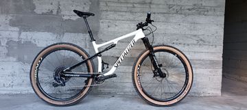 Used Specialized Epic Pro 2021 2021 Mountainbike, White, 29 — image 18 of 24
